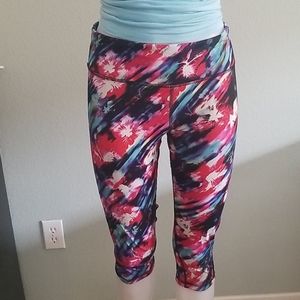 Marika Reversable Women's Capri Legging